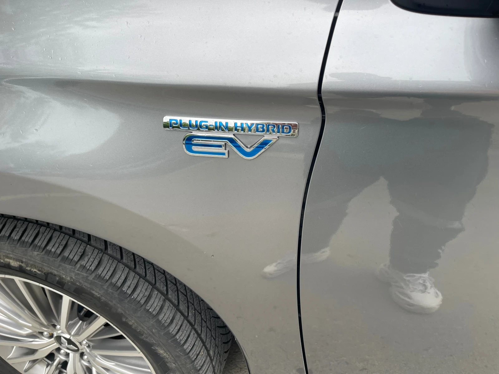 Mitsubishi Outlander 2.4 PHEV, снимка 7 - Автомобили и джипове - 55730220