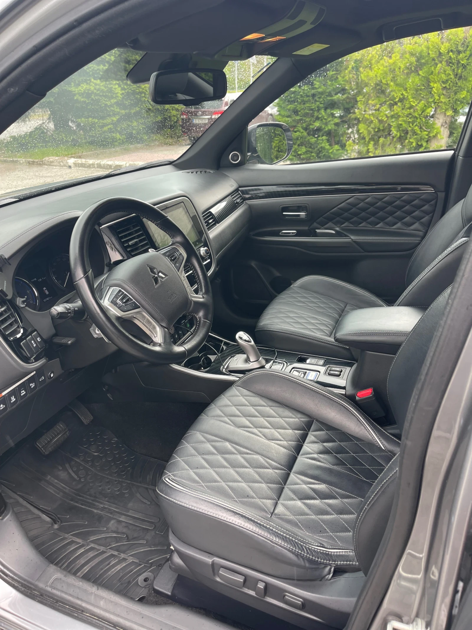 Mitsubishi Outlander 2.4 PHEV, снимка 11 - Автомобили и джипове - 55730220