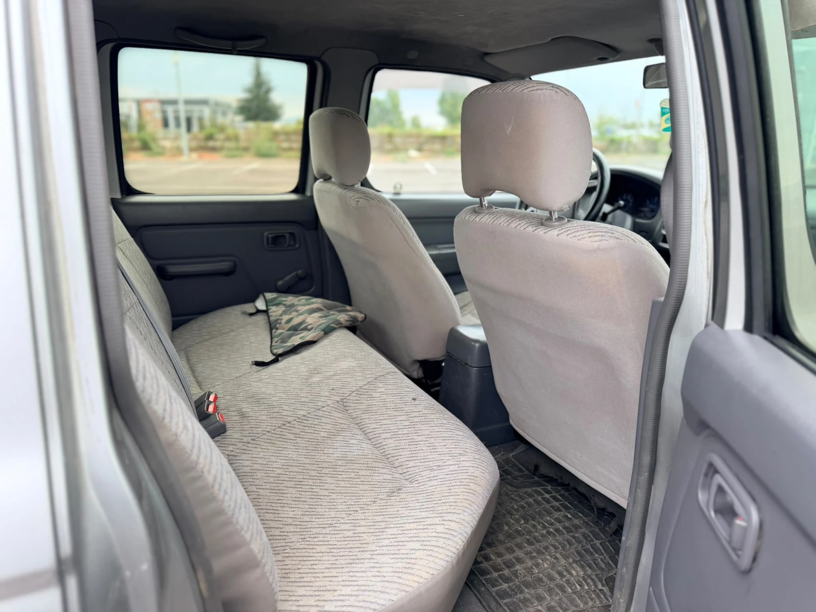 Nissan Navara 2.5TDI 4х4 без ръжда, снимка 11 - Автомобили и джипове - 56161141