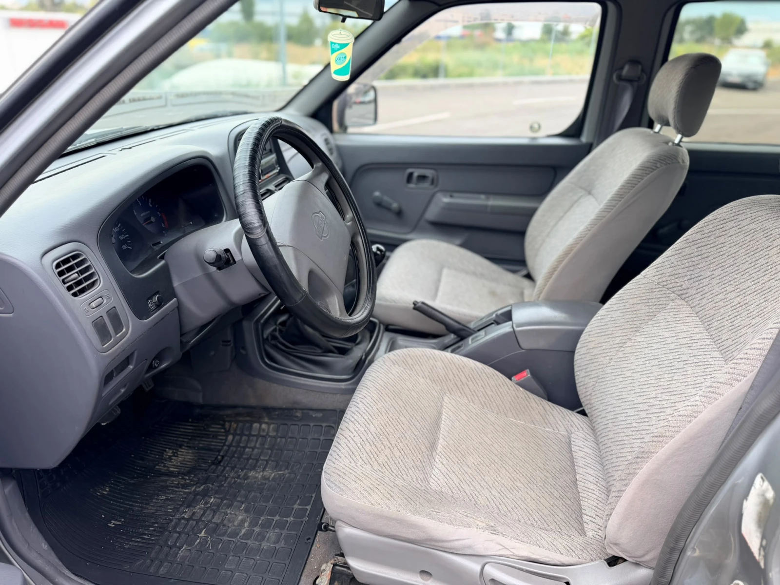 Nissan Navara 2.5TDI 4х4 без ръжда, снимка 7 - Автомобили и джипове - 56161141