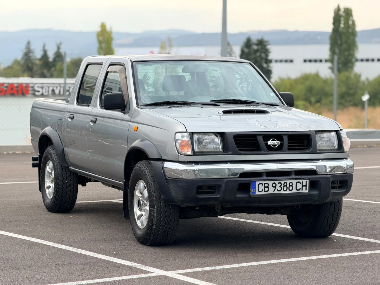 Nissan Navara 2.5TDI 4х4 без ръжда, снимка 3 - Автомобили и джипове - 56161141