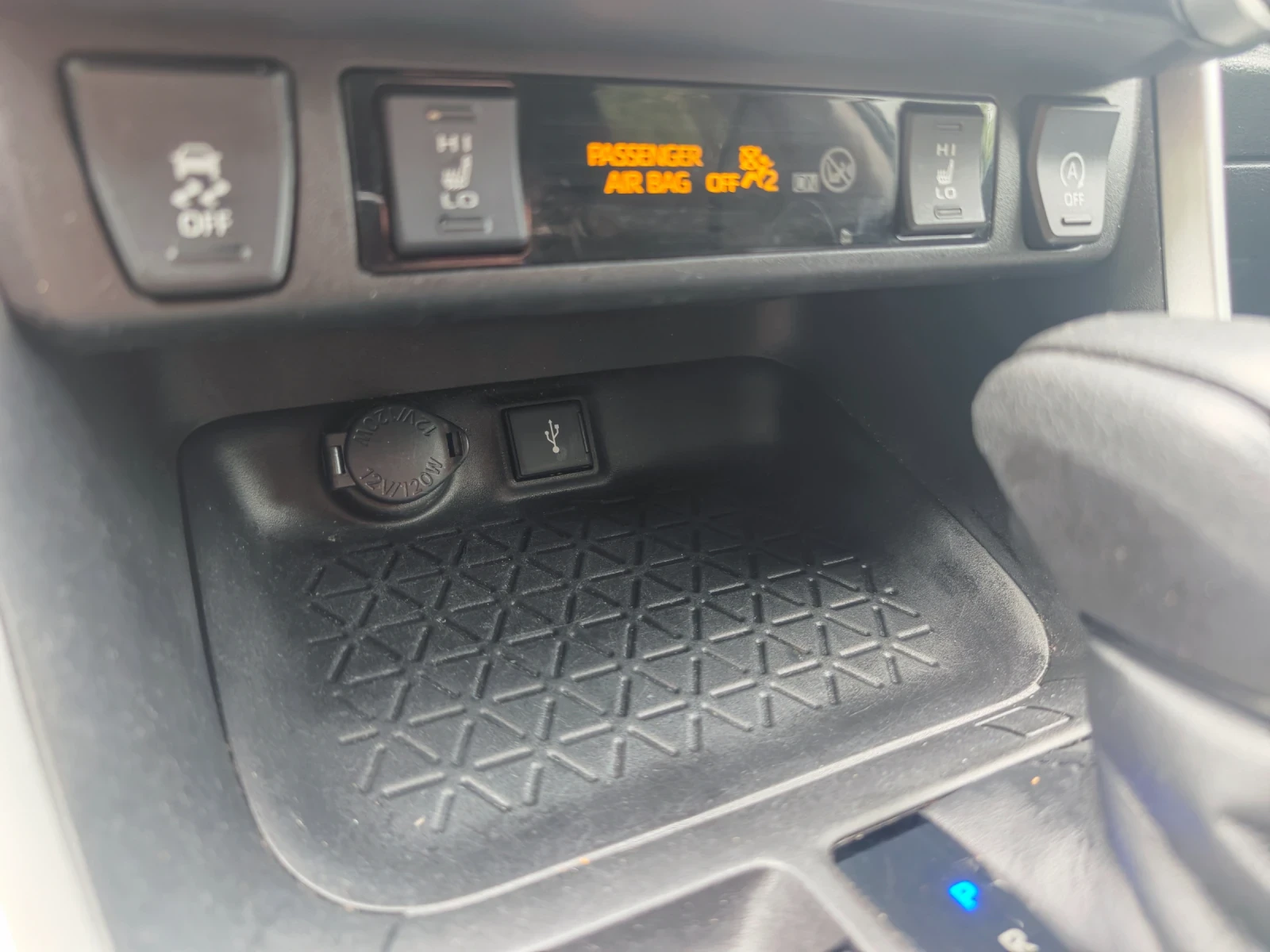 Toyota Rav4  LE 2.5* AWD, снимка 12 - Автомобили и джипове - 56459201