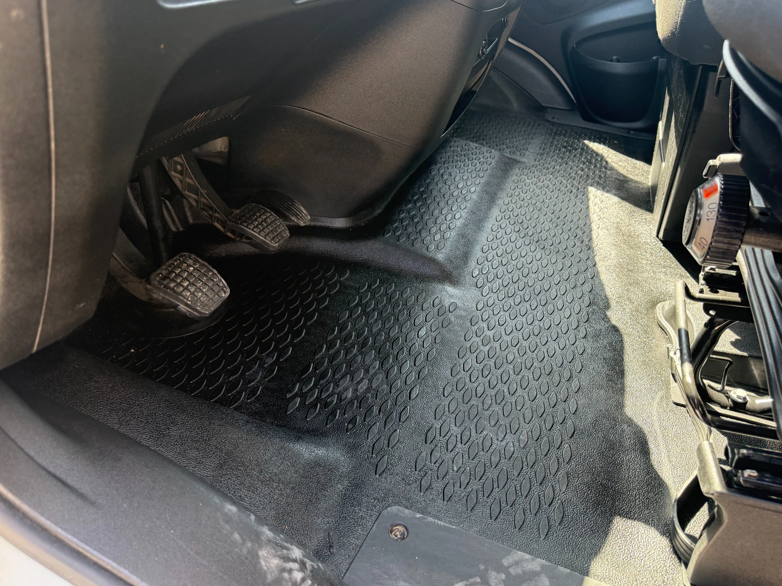 Iveco Daily 40C15 3.0HPI до 3.5т. Клима Падащ борд , снимка 16 - Бусове и автобуси - 54229516