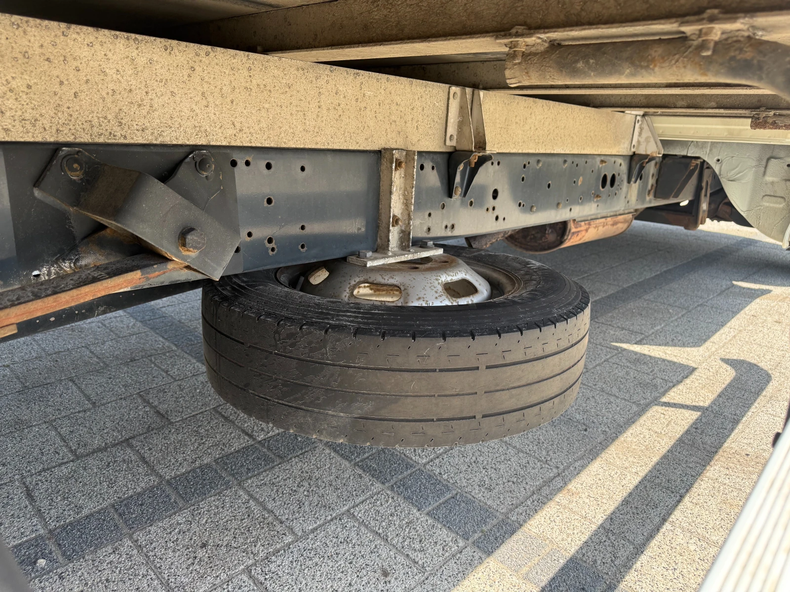 Iveco Daily 40C15 3.0HPI до 3.5т. Клима Падащ борд , снимка 8 - Бусове и автобуси - 54229516