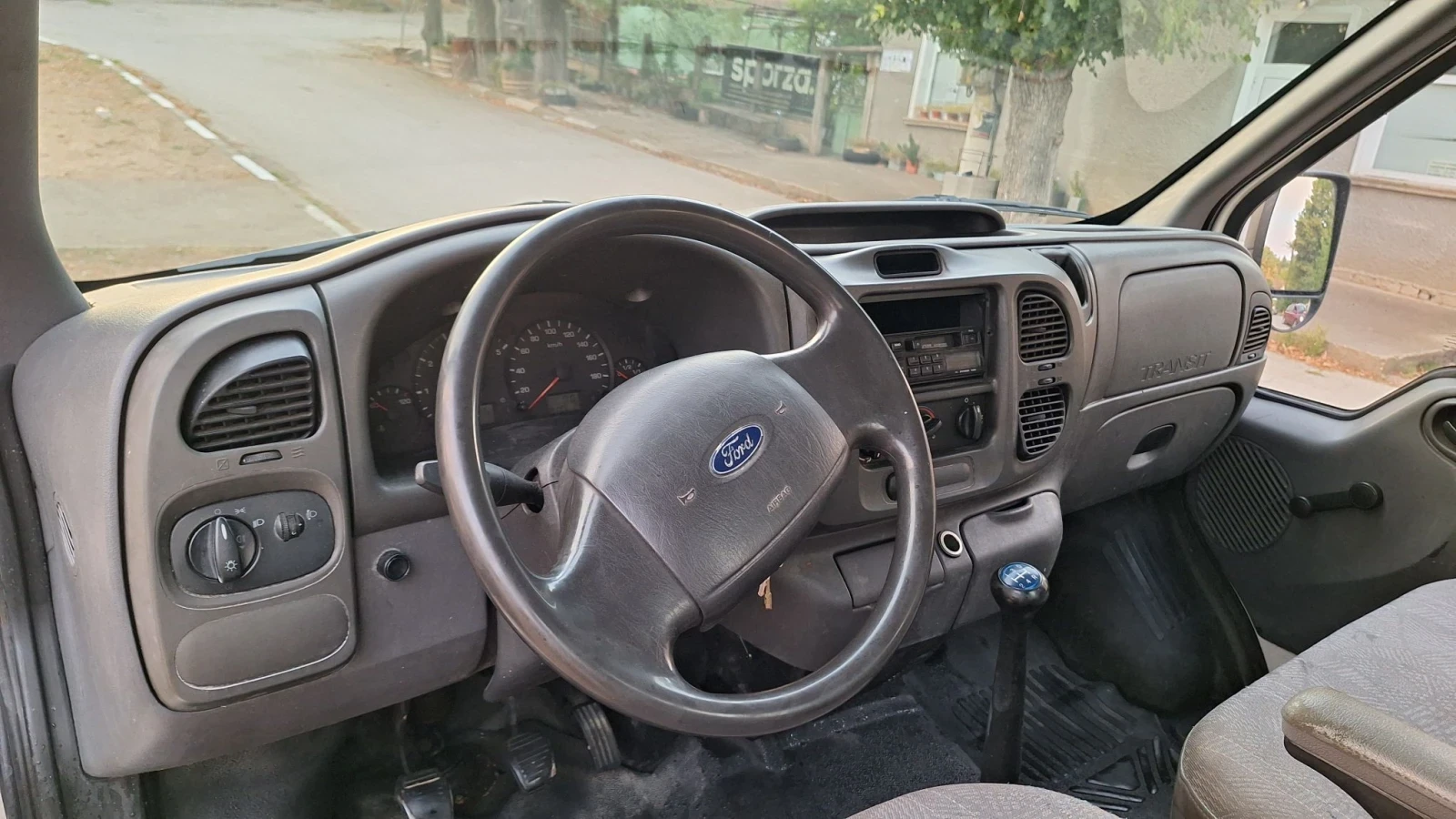 Ford Transit 90к.с. 6 нови гуми, снимка 9 - Бусове и автобуси - 56336054