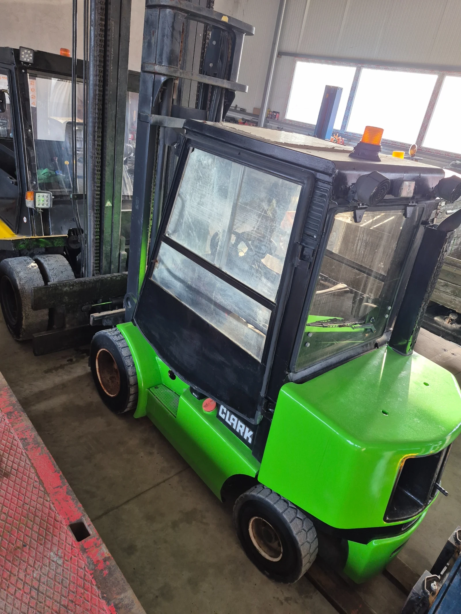 ������� Clark CDP 30H Perkins | Mobile.bg � ����������� 2