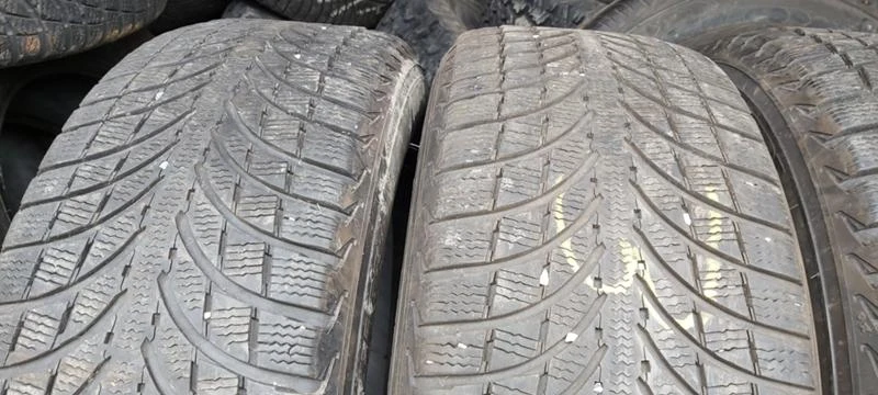 Гуми Зимни 225/65R17, снимка 2 - Гуми и джанти - 32211170