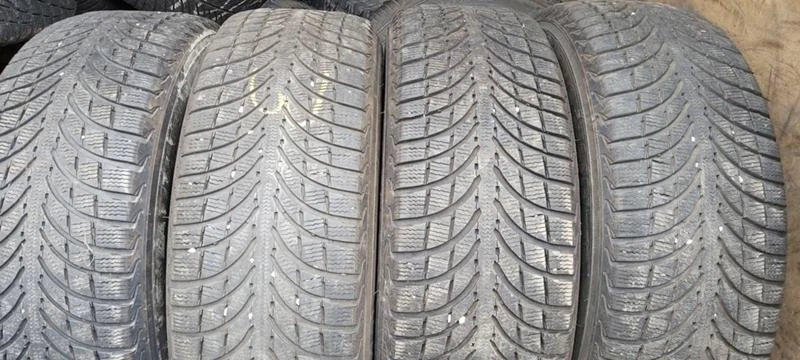 Гуми Зимни 225/65R17, снимка 1 - Гуми и джанти - 32211170