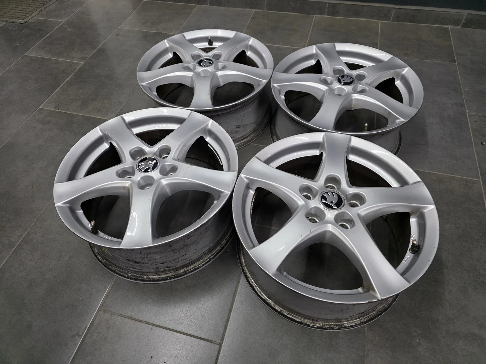 Джанти за Skoda, снимка 4 - Гуми и джанти - 56723575