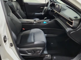 Toyota Crown PLATINUM * HYBRID * AWD * CARFAX * , снимка 11
