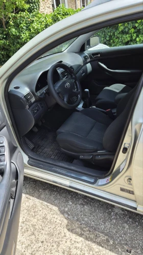 Toyota Avensis Комби, снимка 8
