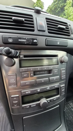 Toyota Avensis Комби, снимка 9