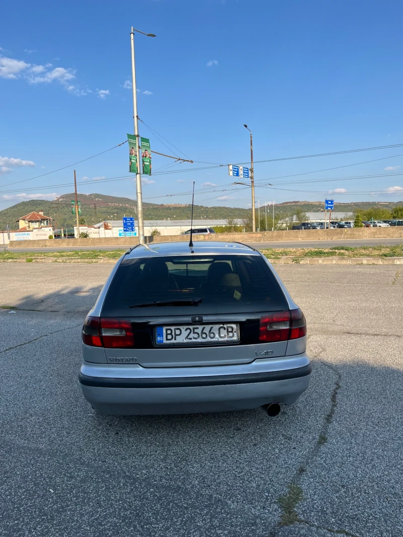 Volvo V40, снимка 5 - Автомобили и джипове - 47324408