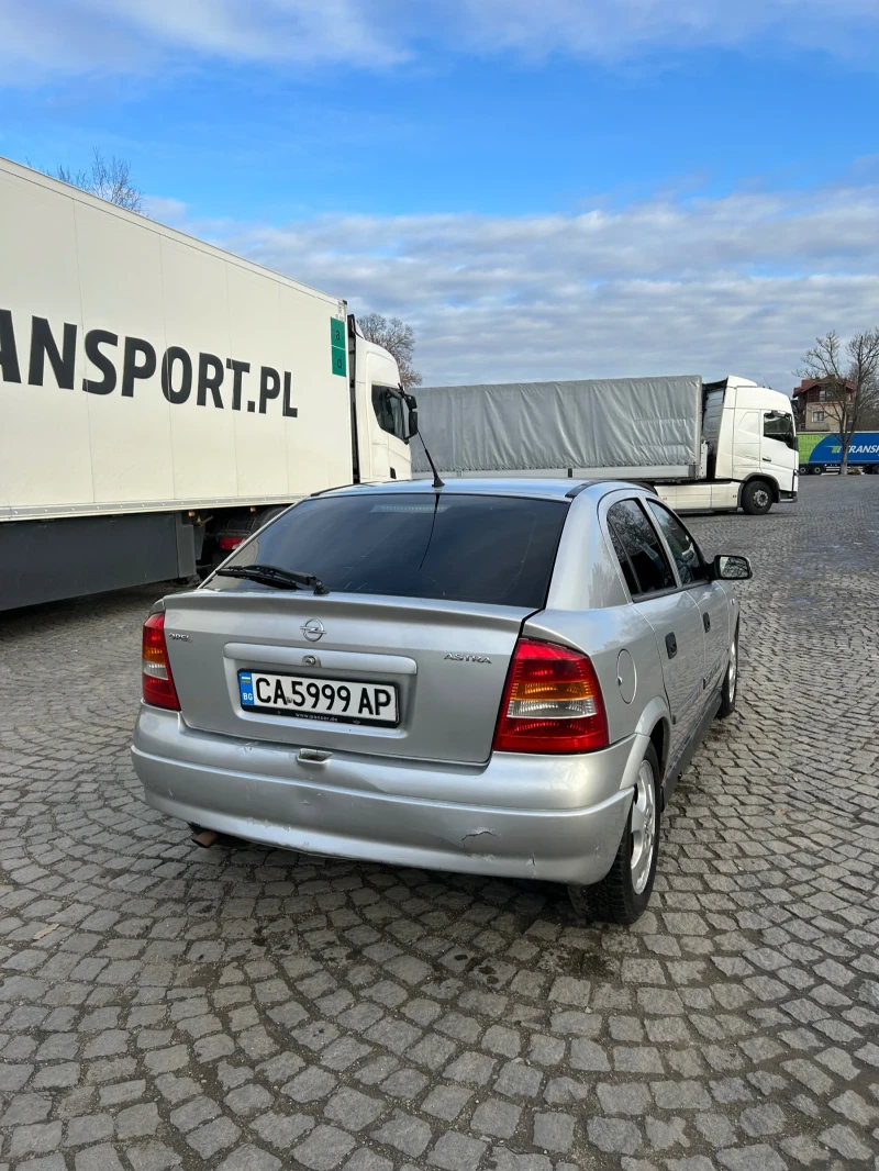 Opel Astra 1.8, снимка 4 - Автомобили и джипове - 48101529