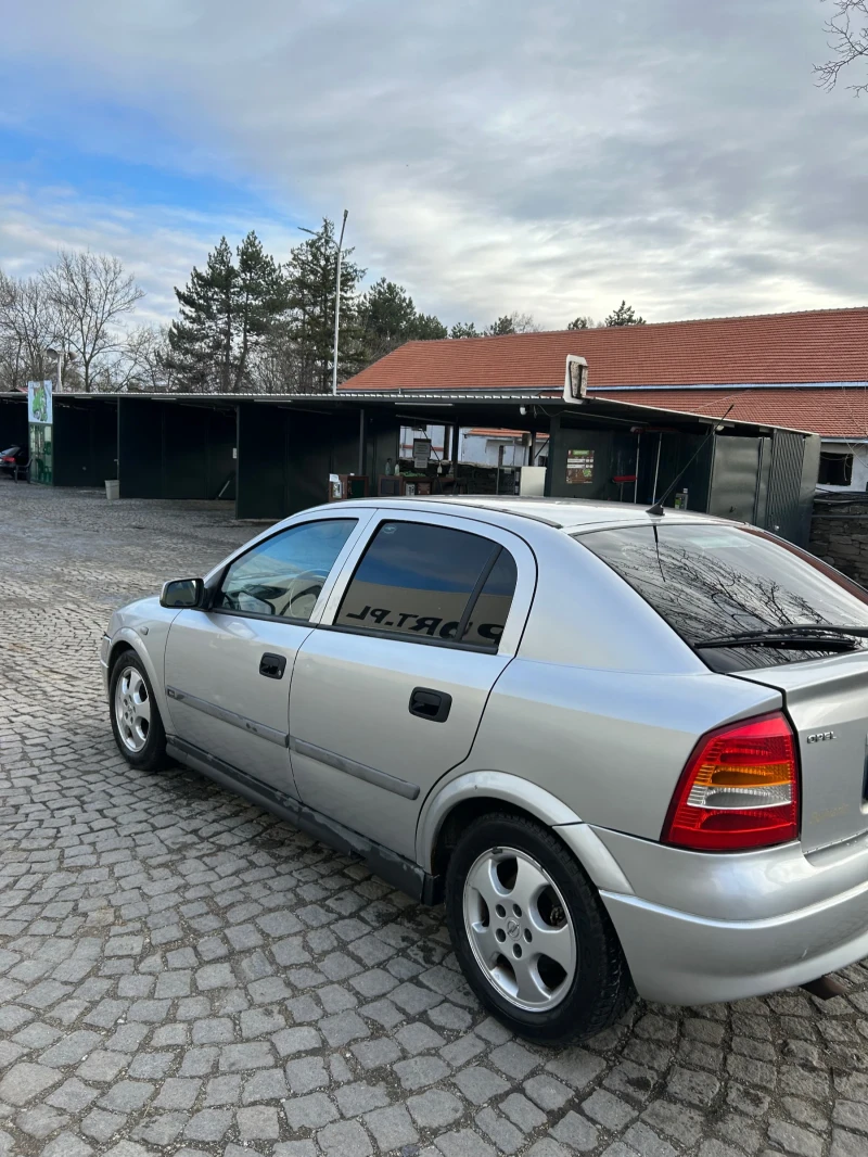 Opel Astra 1.8, снимка 5 - Автомобили и джипове - 48101529