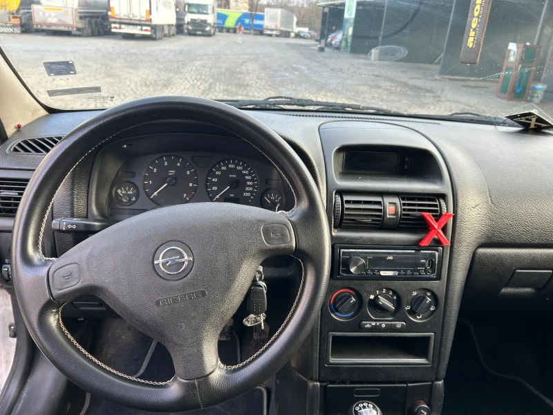 Opel Astra 1.8, снимка 8 - Автомобили и джипове - 48101529