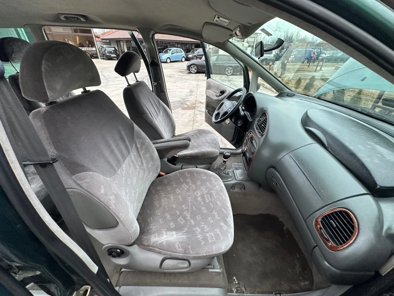 Seat Alhambra 1.9 TDI, снимка 11 - Автомобили и джипове - 48836915