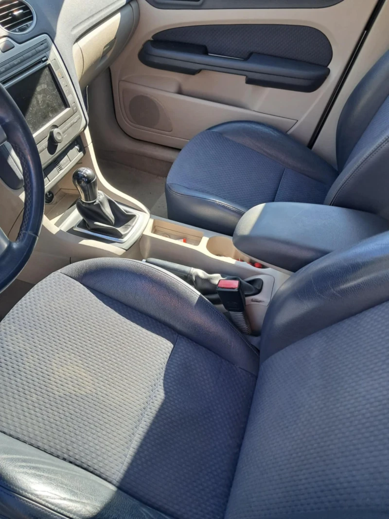Ford Focus 2.0 145кс, снимка 8 - Автомобили и джипове - 52796256