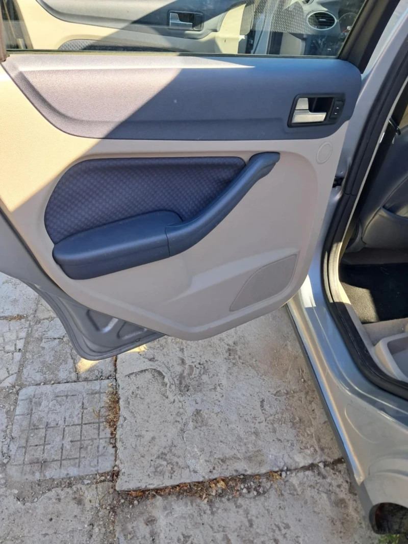Ford Focus 2.0 145кс, снимка 9 - Автомобили и джипове - 52796256