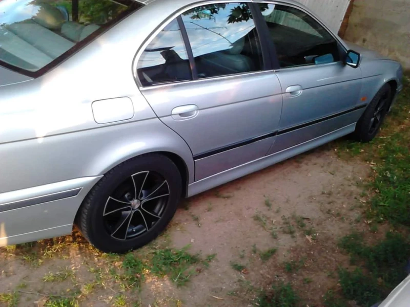 BMW 520, снимка 4 - Автомобили и джипове - 52680035