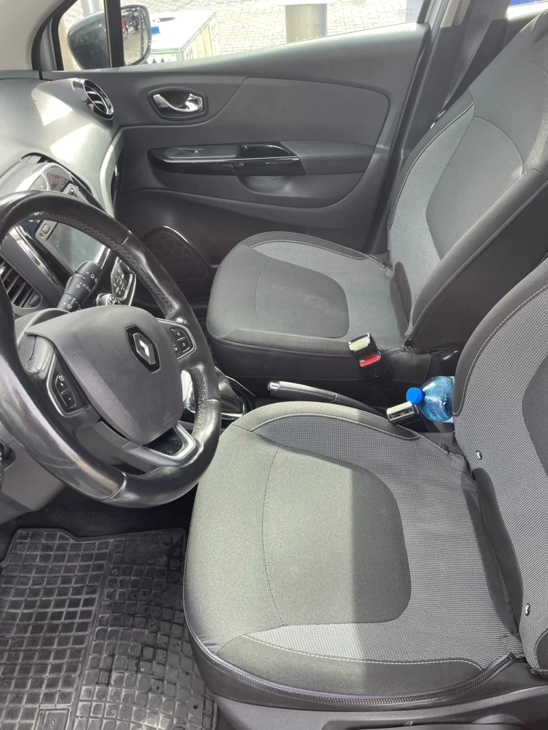Renault Captur, снимка 4 - Автомобили и джипове - 52185663