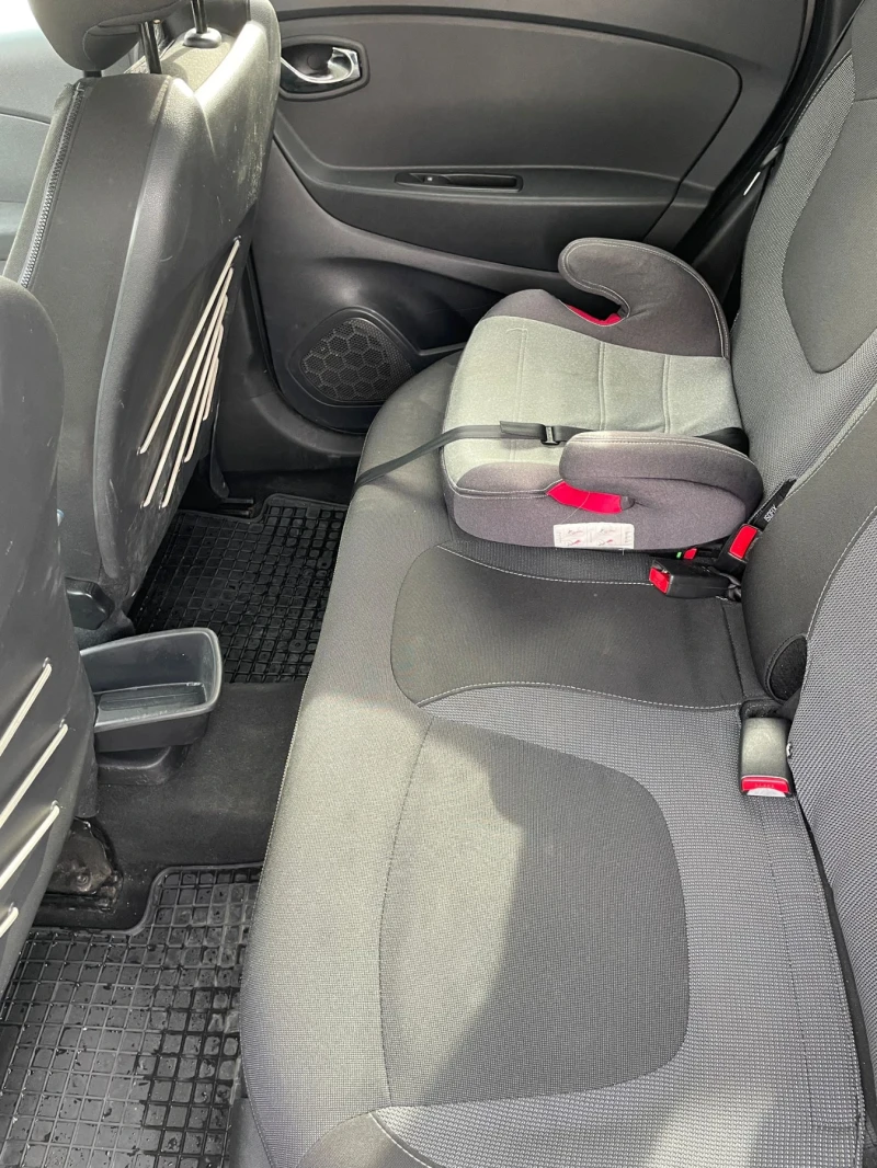 Renault Captur, снимка 5 - Автомобили и джипове - 52185663