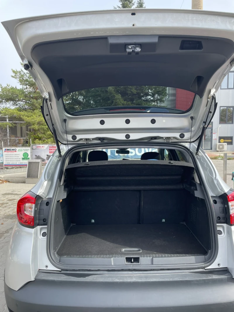 Renault Captur, снимка 2 - Автомобили и джипове - 52185663