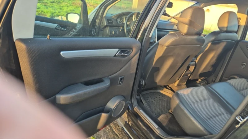 Mercedes-Benz B 200, снимка 7 - Автомобили и джипове - 52541382