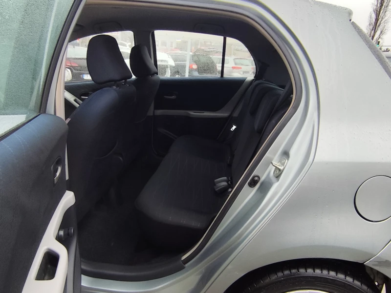 Toyota Yaris 1.3VVT-i* KLIMA* , снимка 10 - Автомобили и джипове - 52575561