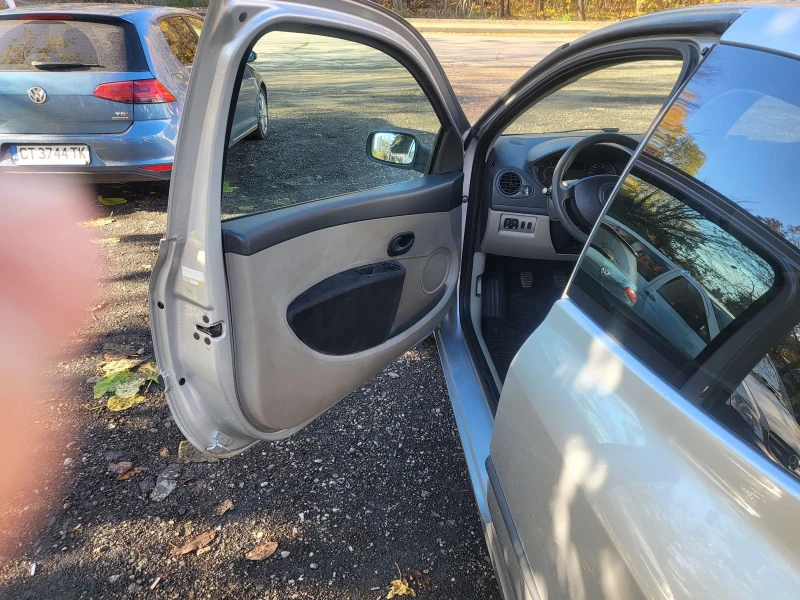 Renault Clio, снимка 11 - Автомобили и джипове - 53090914