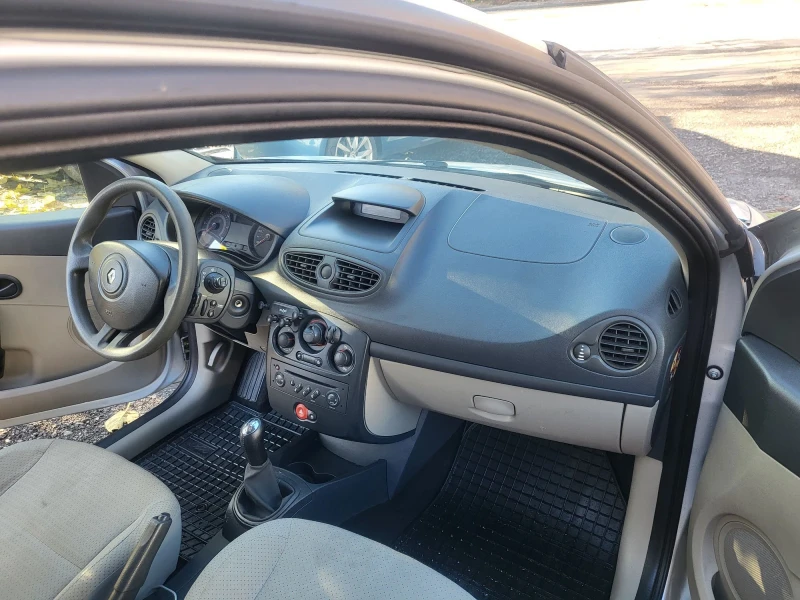 Renault Clio, снимка 9 - Автомобили и джипове - 53090914