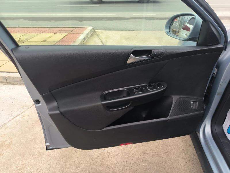 VW Passat 1.8i-Gpl-Euro-4-6sk, снимка 12 - Автомобили и джипове - 53454255