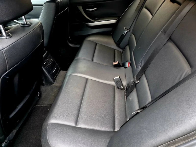 BMW 320 2.0D 163кс навигация автомат кожа панорама, снимка 12 - Автомобили и джипове - 53597923