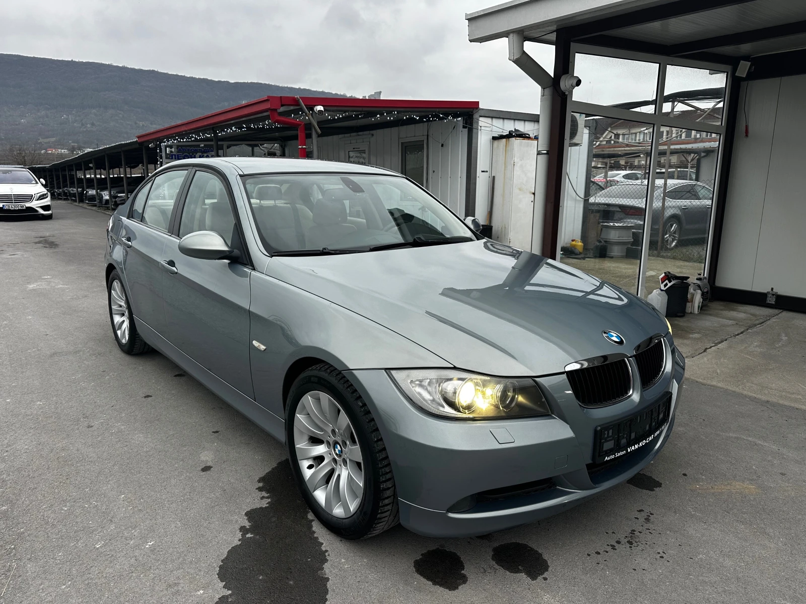 BMW 320 d N47 Нави* Ксенон, снимка 1