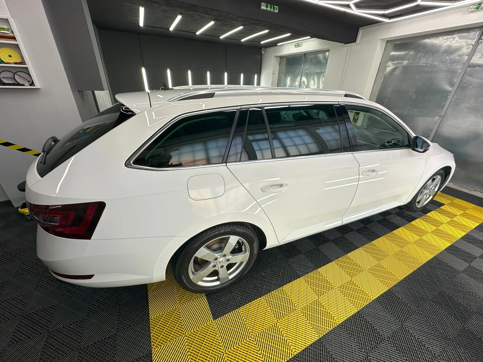 Skoda Superb Skoda Superb 2.0 TDI 4x4 7DSG - изображение 7
