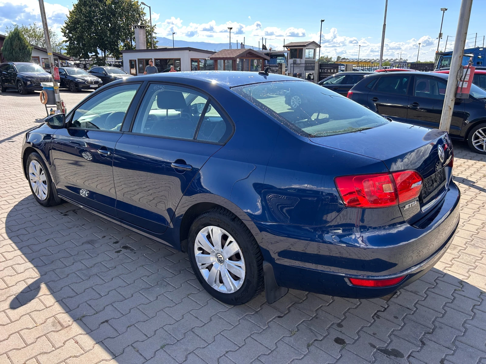 VW Jetta 1.2i NAVI EURO 5 - изображение 8
