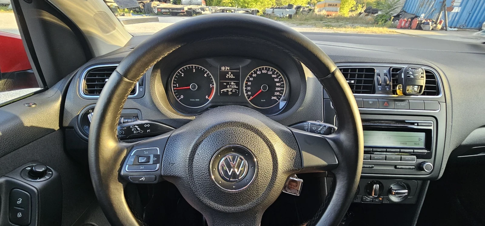 VW Polo 1, 6 TDI 90 к.с  - изображение 9