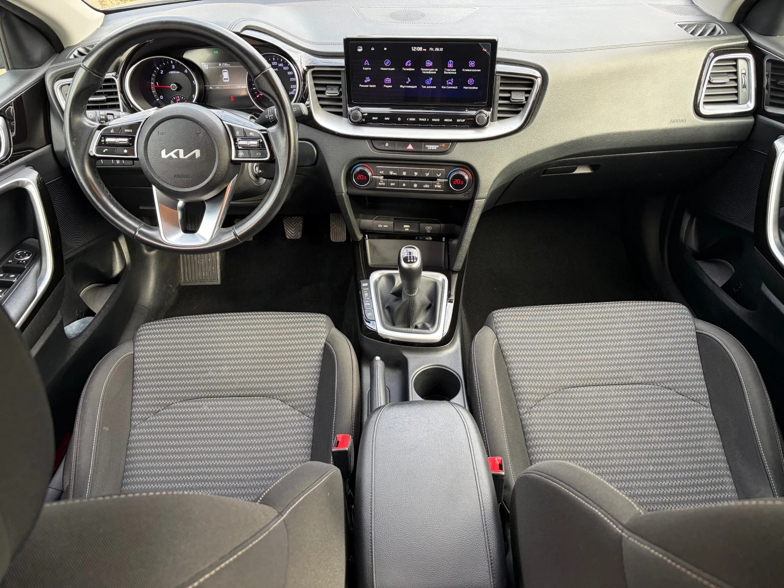 Kia Ceed 1.6CRDI 136�.�., ����� �������� ������� | Mobile.bg � ����������� 9