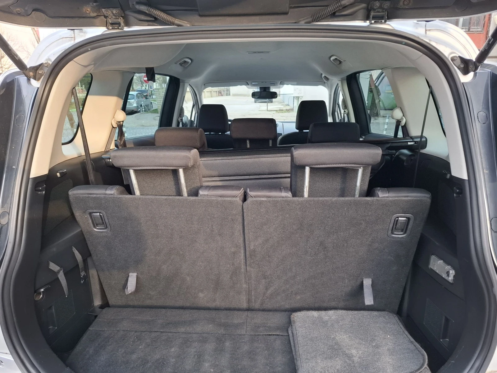 Mazda 5 2.0i /7 �. /��������� | Mobile.bg � ����������� 15