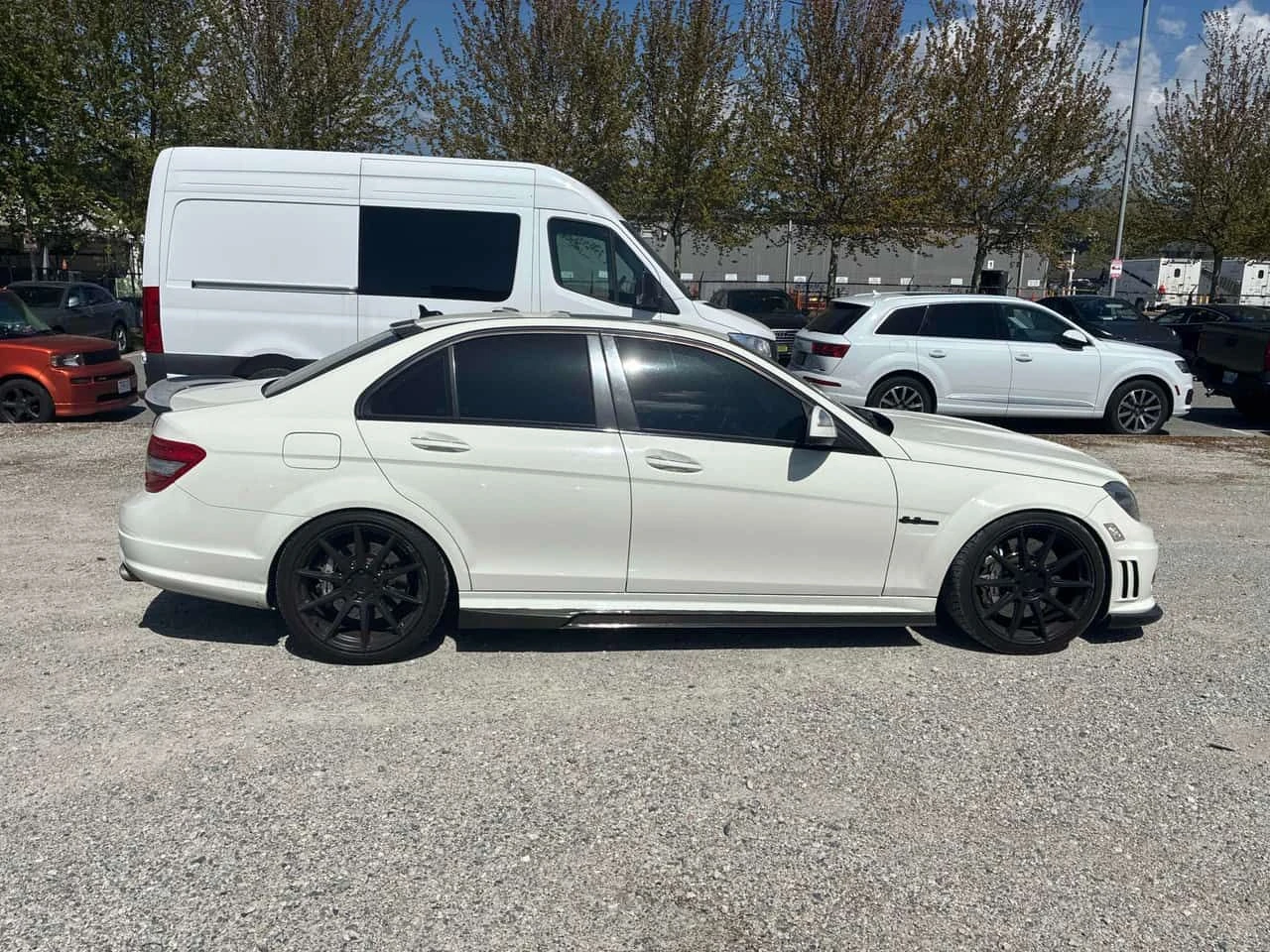 Mercedes-Benz AMG GT C * 6.3L * 2 КЛЮЧА* PANO* KEYLESS* ПОДГРЕВ* , снимка 3 - Автомобили и джипове - 54332302