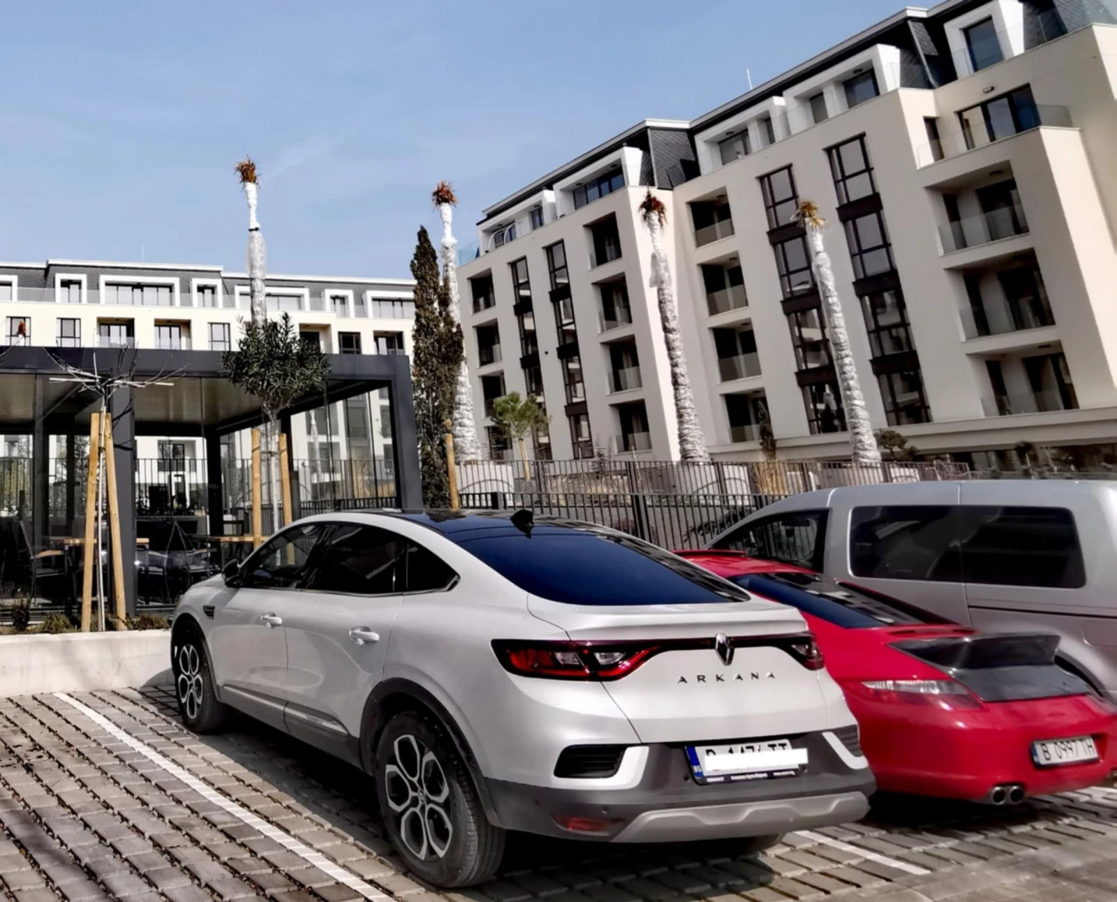 Renault Arkana, снимка 3 - Автомобили и джипове - 54333680