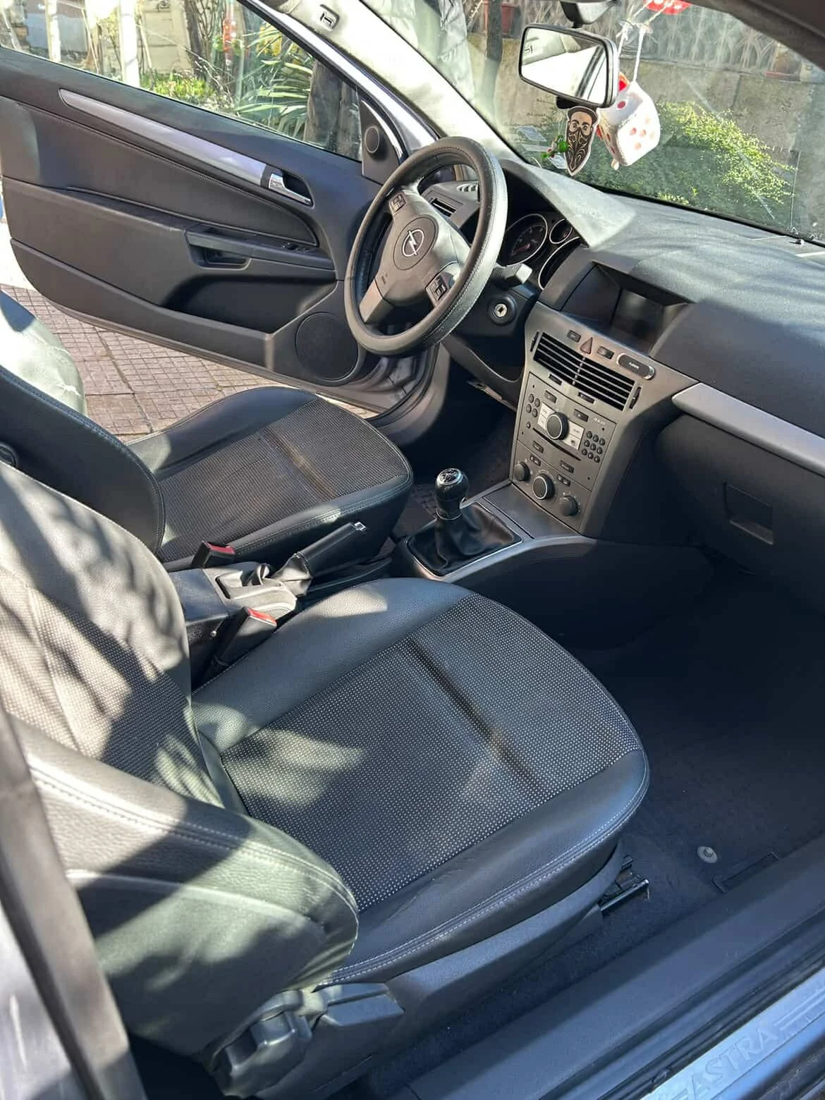 Opel Astra GTC, снимка 5 - Автомобили и джипове - 54512535