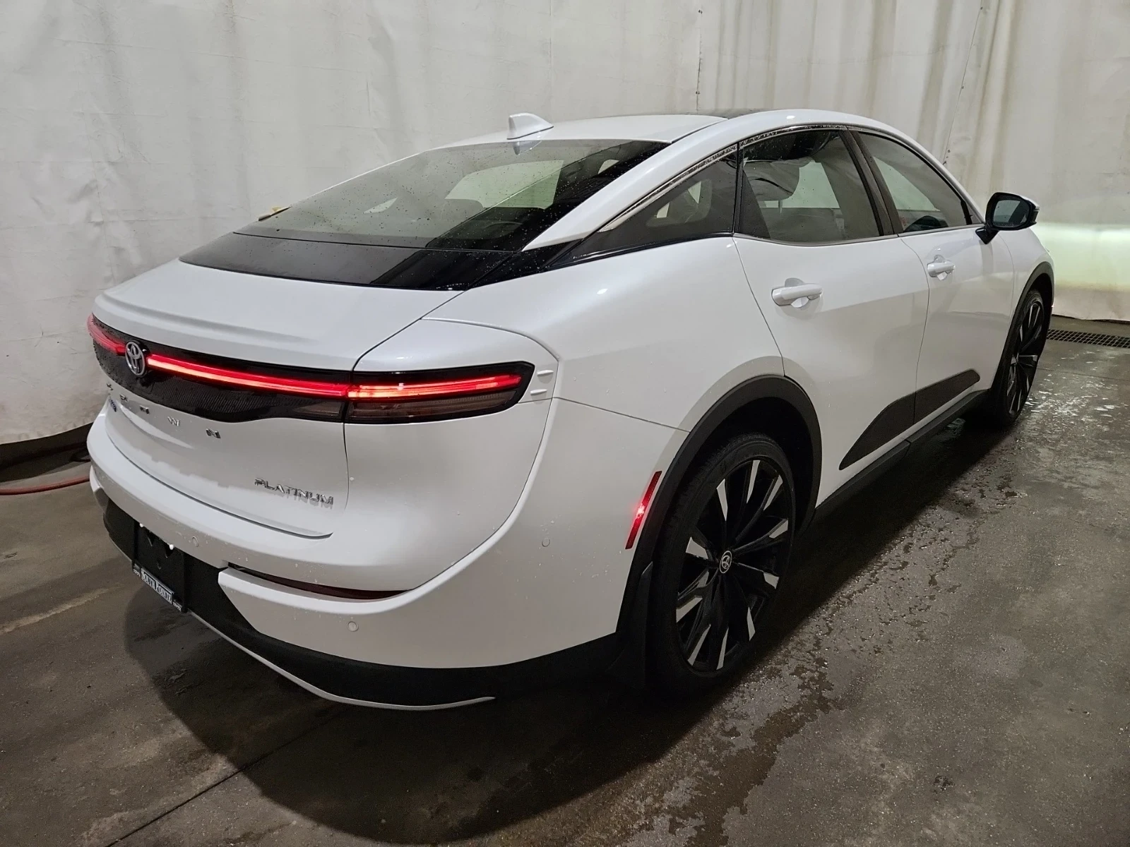 Toyota Crown PLATINUM * HYBRID * AWD * CARFAX * , снимка 4 - Автомобили и джипове - 55103390