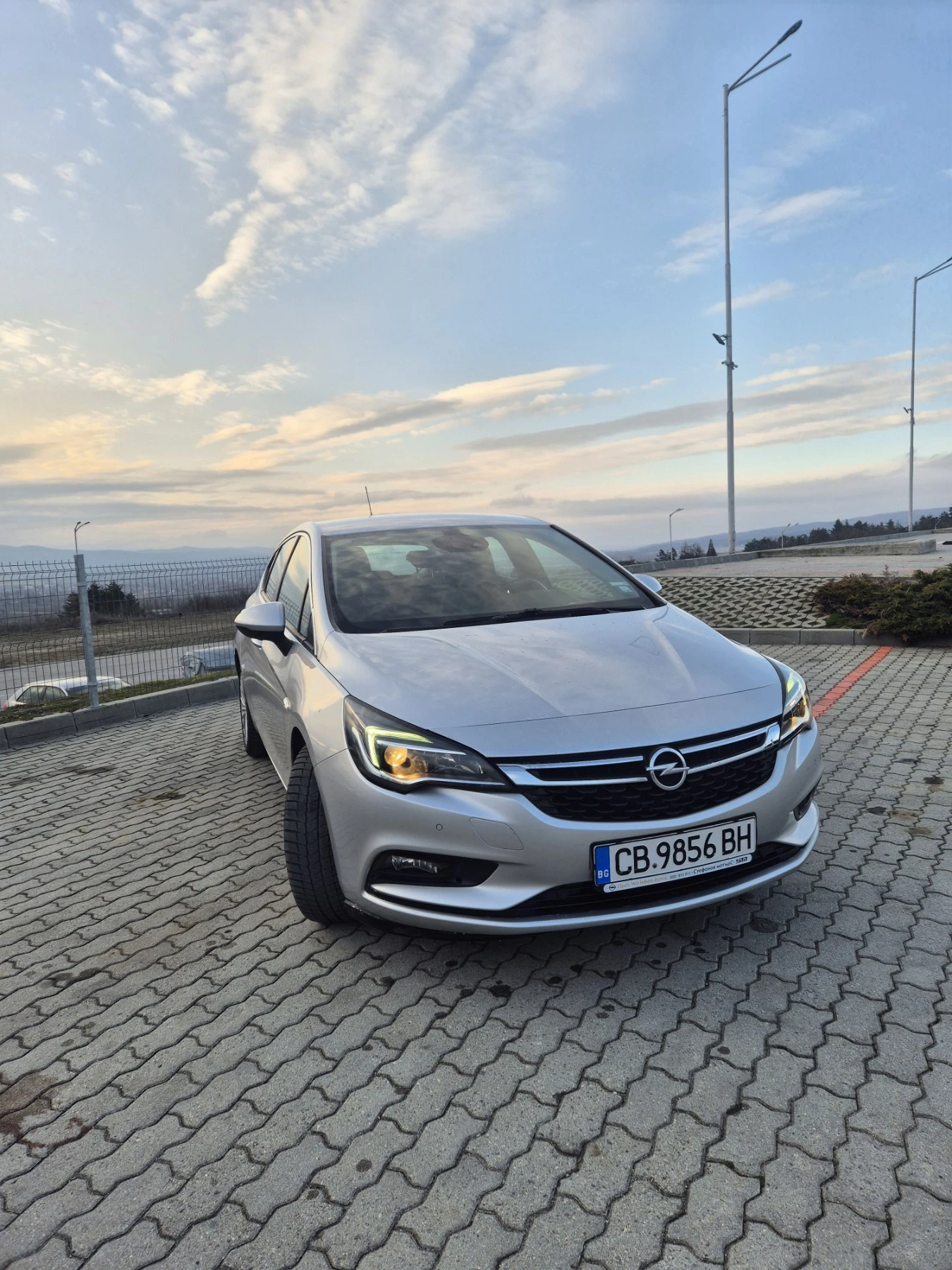 Opel Astra, снимка 2 - Автомобили и джипове - 55261365