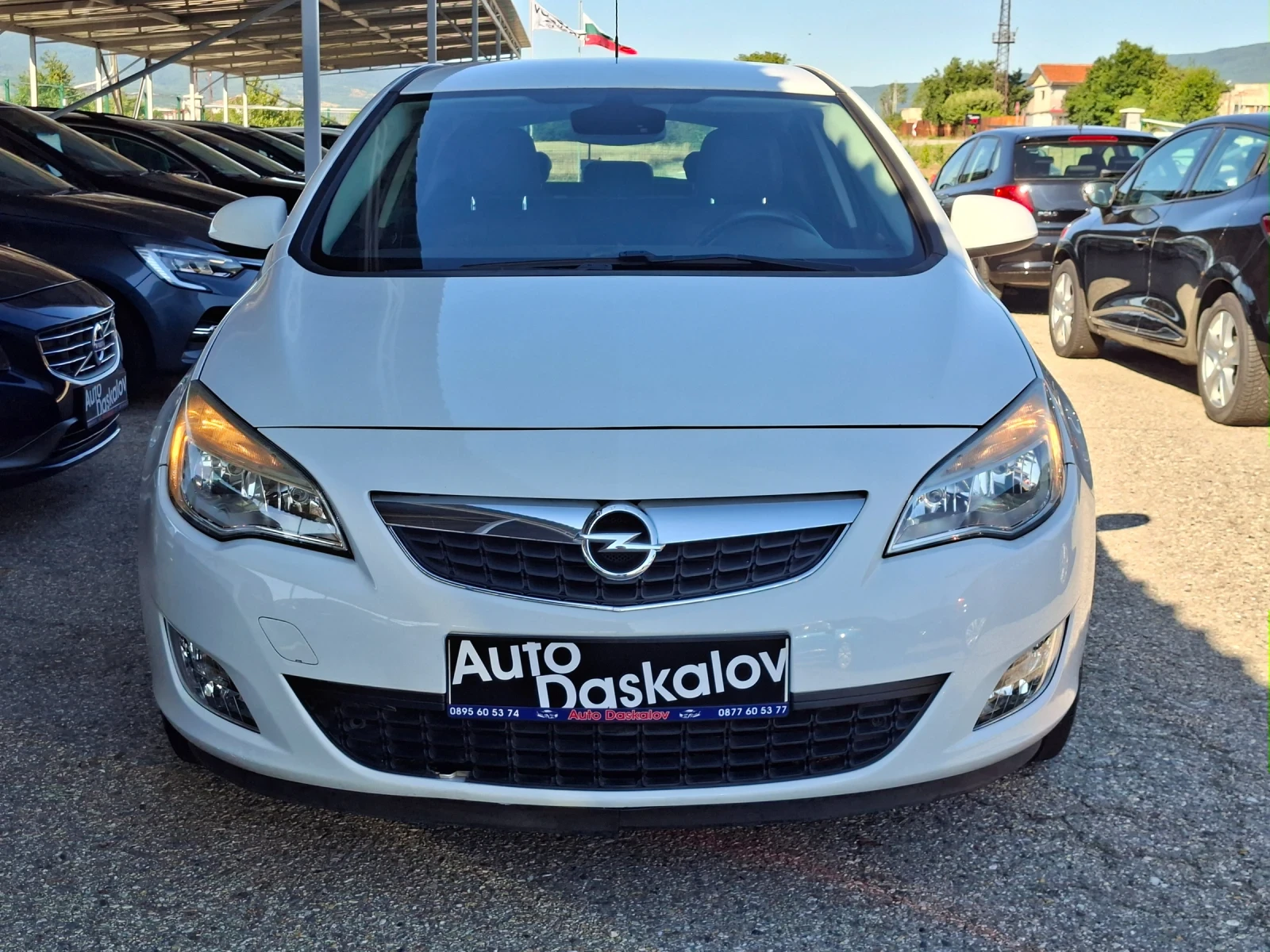 Opel Astra 1, 7 cdti, снимка 2 - Автомобили и джипове - 55267281