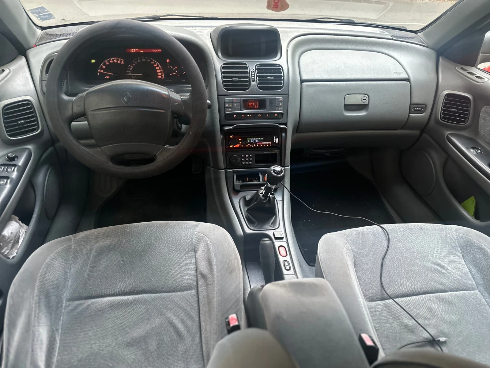 Renault Laguna Газ* Климатроник* , снимка 10 - Автомобили и джипове - 55942504