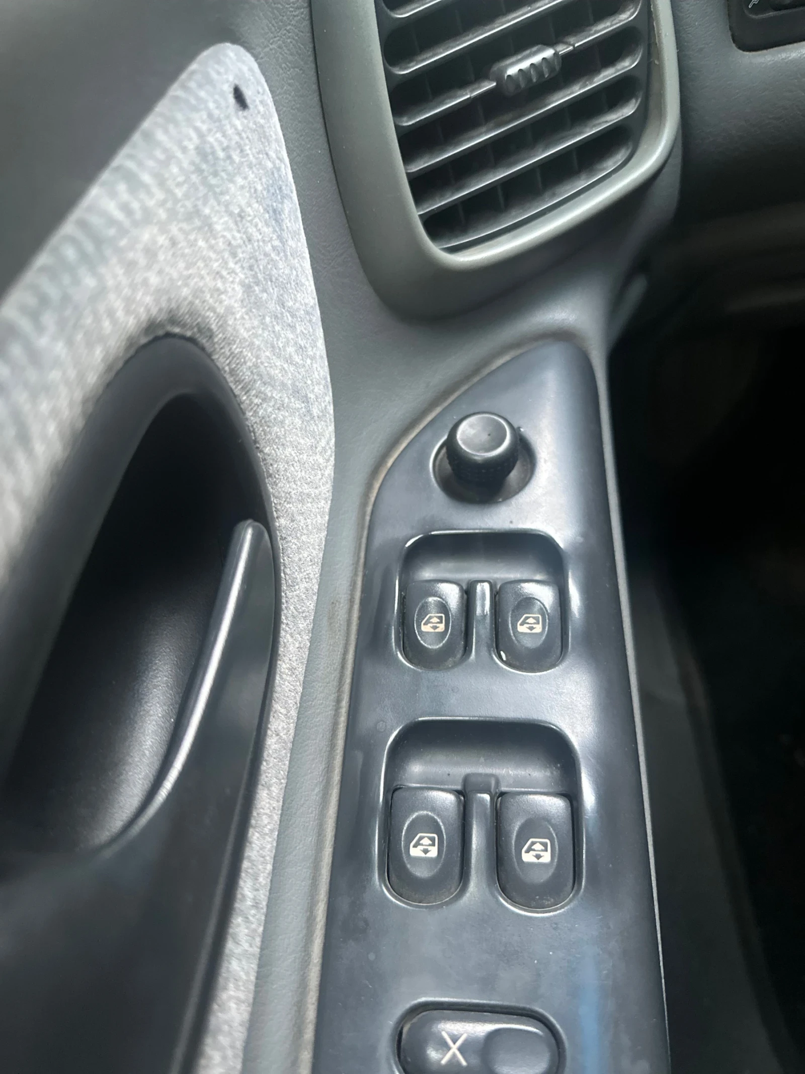 Renault Laguna Газ* Климатроник* , снимка 7 - Автомобили и джипове - 55942504