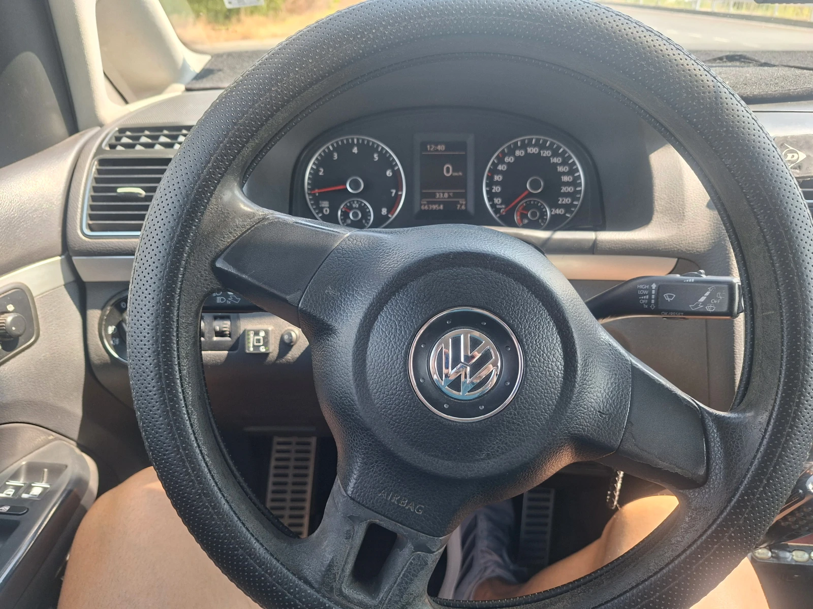 VW Touran 1.4 tsi, снимка 4 - Автомобили и джипове - 55971468