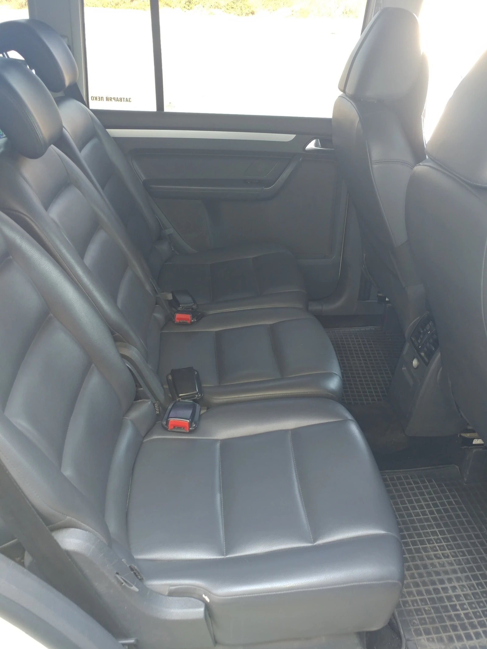 VW Touran 1.4 tsi, снимка 9 - Автомобили и джипове - 55971468