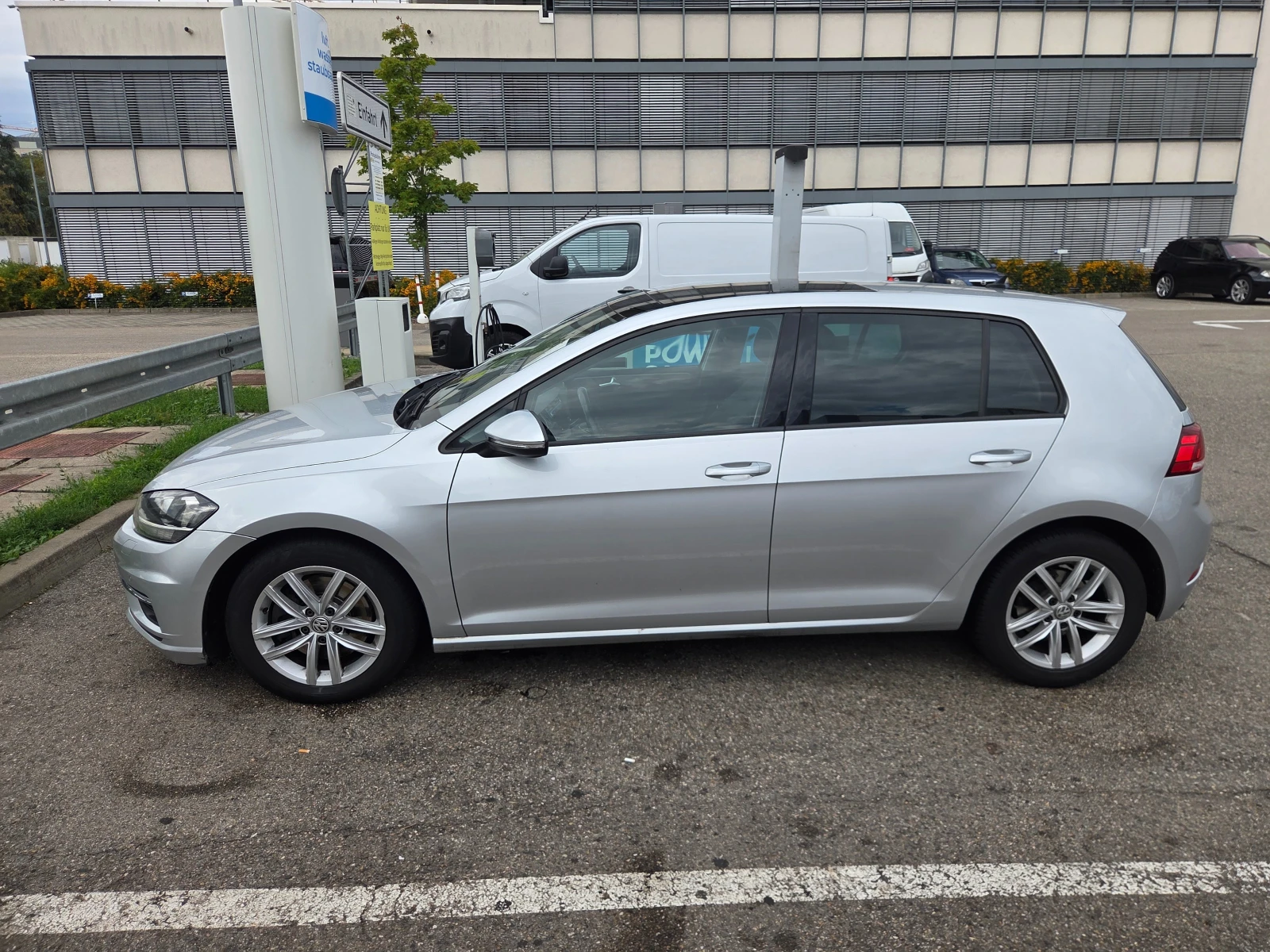 VW Golf 1.6TDI PANORAMA, снимка 7 - Автомобили и джипове - 56150961